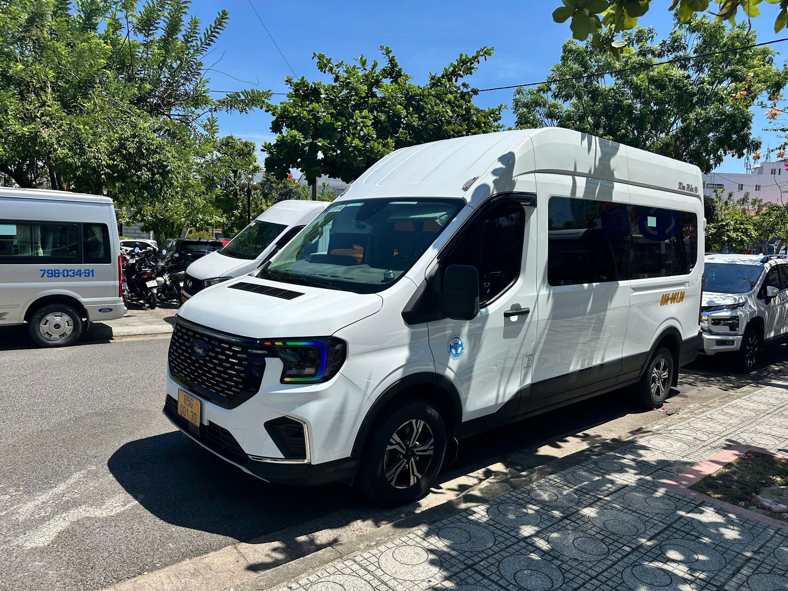 Xe 16 chỗ